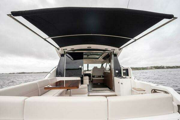 Sea Ray 510 Sundancer Yacht For Sale