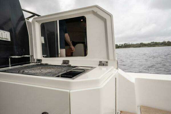 Sea Ray 510 Sundancer Yacht For Sale
