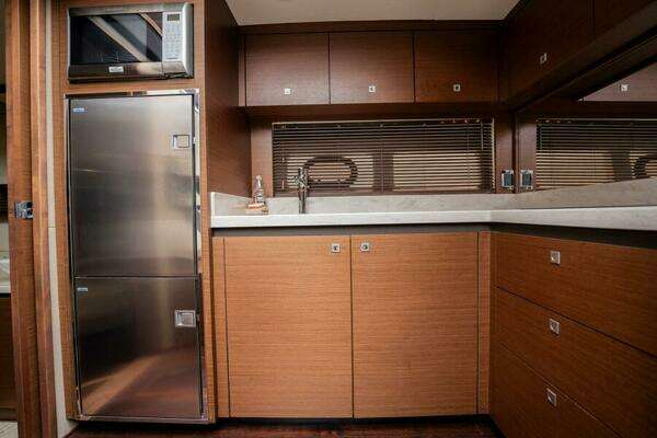 Sea Ray 510 Sundancer Yacht For Sale