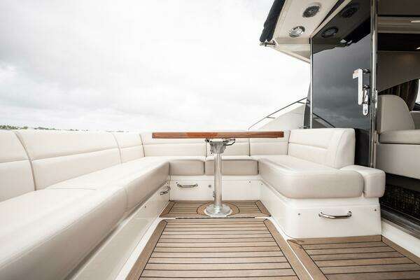 Sea Ray 510 Sundancer Yacht For Sale