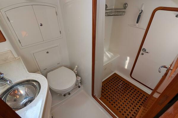 UBIQUITOUS 46ft Outbound Yacht For Sale