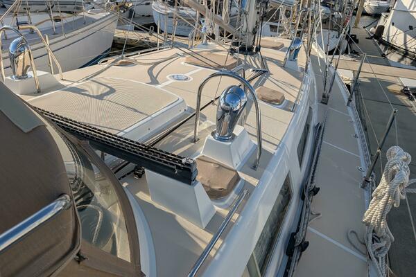 UBIQUITOUS 46ft Outbound Yacht For Sale