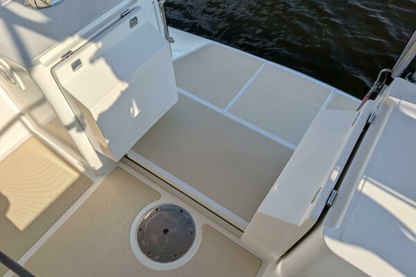 UBIQUITOUS 46ft Outbound Yacht For Sale