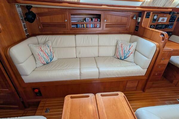 UBIQUITOUS 46ft Outbound Yacht For Sale