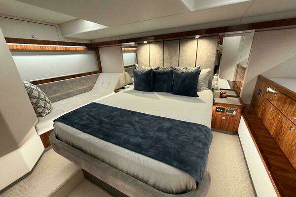 Riviera 50 Sports Motor Yacht Yacht For Sale