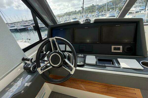 Riviera 50 Sports Motor Yacht Yacht For Sale