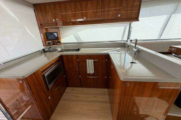 Riviera 50 Sports Motor Yacht Yacht For Sale