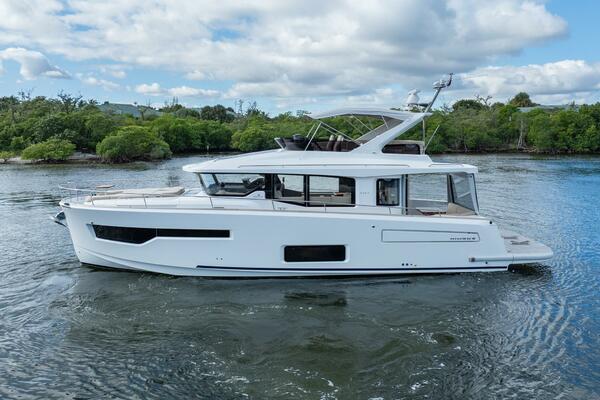 In Stock 2026 Nimbus 495 Flybridge 22 49ft Nimbus Yacht For Sale
