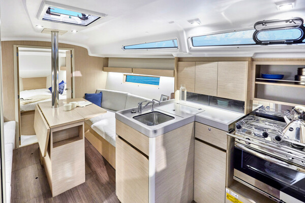 Beneteau Oceanis 34.1 Swing Keel