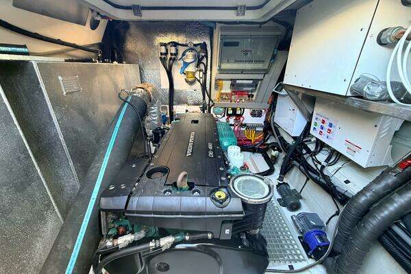 Aquila 54 Yacht For Sale