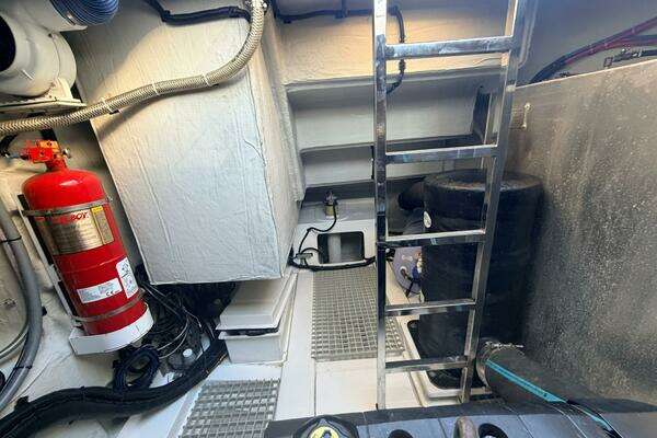 Aquila 54 Yacht For Sale