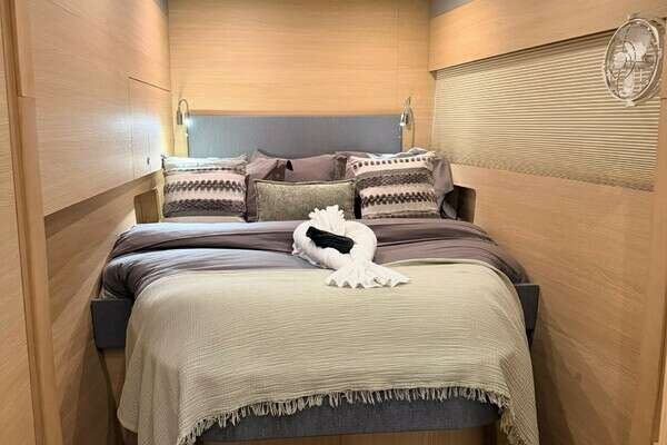 Aquila 54 Yacht For Sale