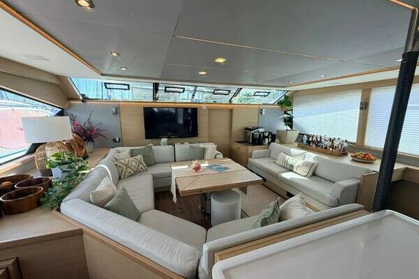 Aquila 54 Yacht For Sale