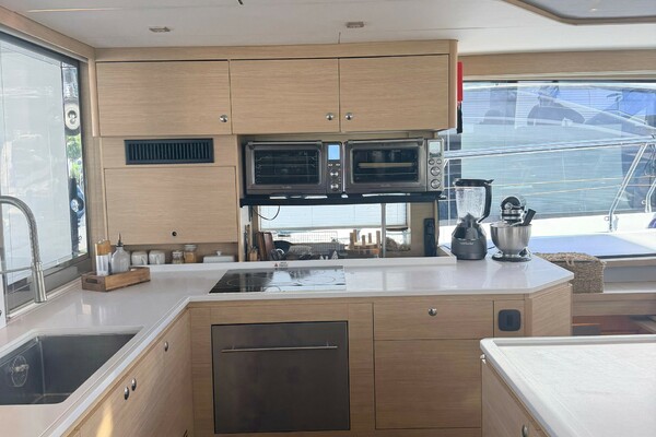 54ft Aquila Yacht For Sale