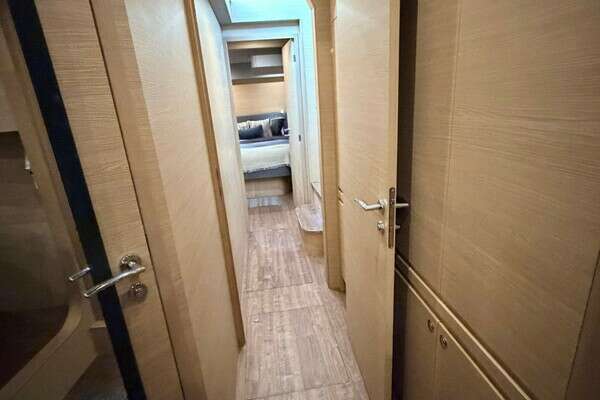 Aquila 54 Yacht For Sale