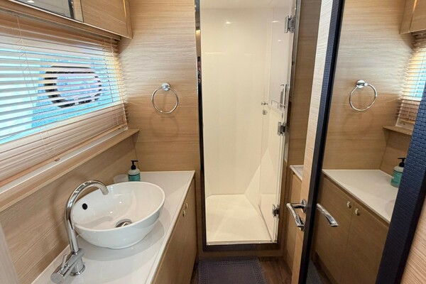 54ft Aquila Yacht For Sale