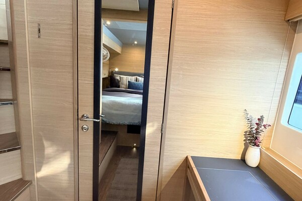 54ft Aquila Yacht For Sale