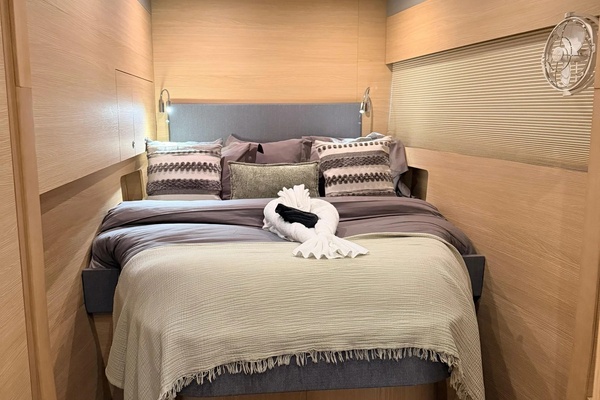 54ft Aquila Yacht For Sale