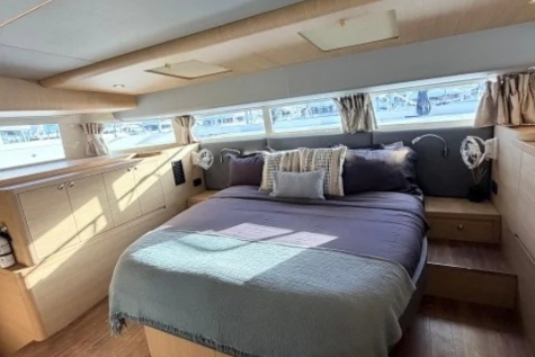 54ft Aquila Yacht For Sale