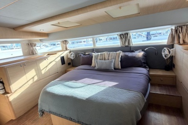 54ft Aquila Yacht For Sale