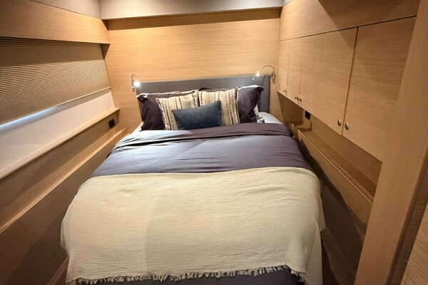 54ft Aquila Yacht For Sale