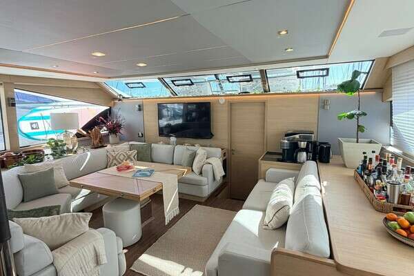 Aquila 54 Yacht For Sale