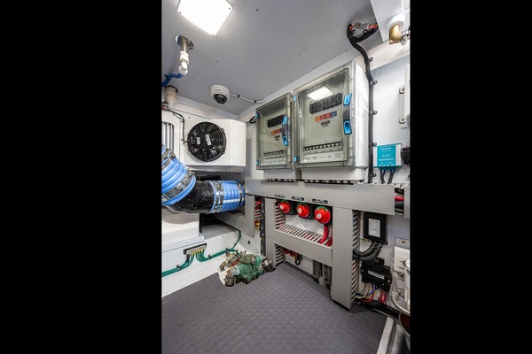 EAST BY SOUTH  54ft Summit Yacht For Sale