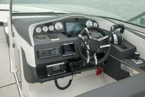 32ft Regal Yacht For Sale