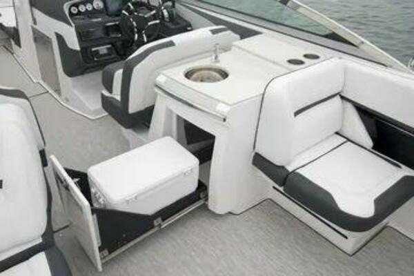 32ft Regal Yacht For Sale