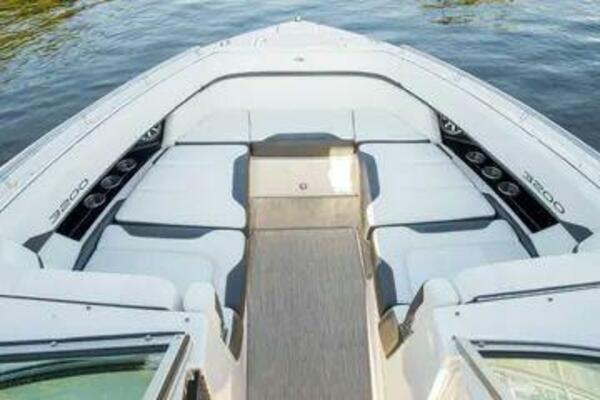 32ft Regal Yacht For Sale
