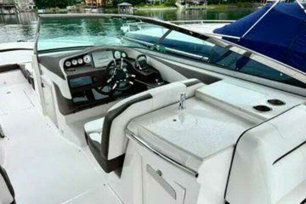 Photo of the 2016 Regal 3200 Bowrider