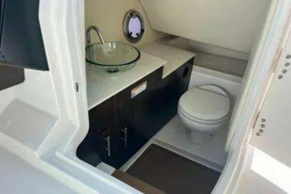 32ft Regal Yacht For Sale