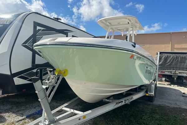 24ft Bayliner Yacht For Sale