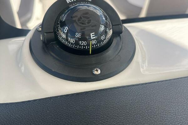 24ft Bayliner Yacht For Sale