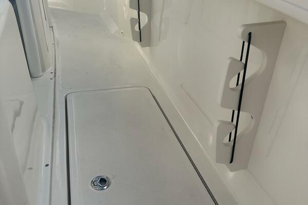 24ft Bayliner Yacht For Sale