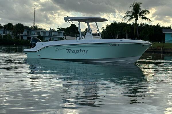 24ft Bayliner Yacht For Sale