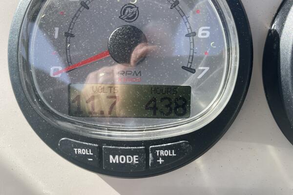 23ft Boston Whaler Yacht For Sale