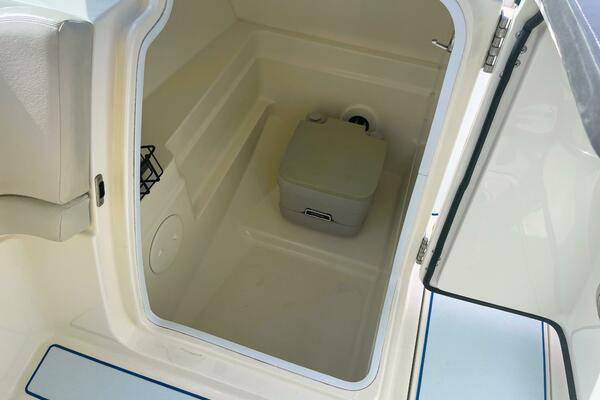 23ft Boston Whaler Yacht For Sale