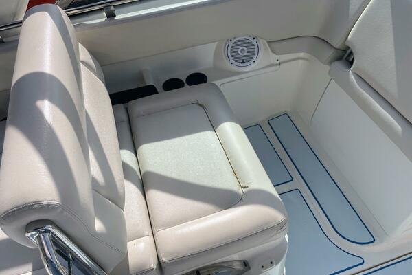 23ft Boston Whaler Yacht For Sale