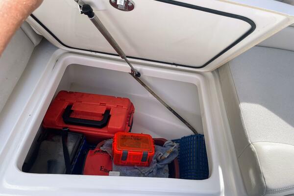 23ft Boston Whaler Yacht For Sale