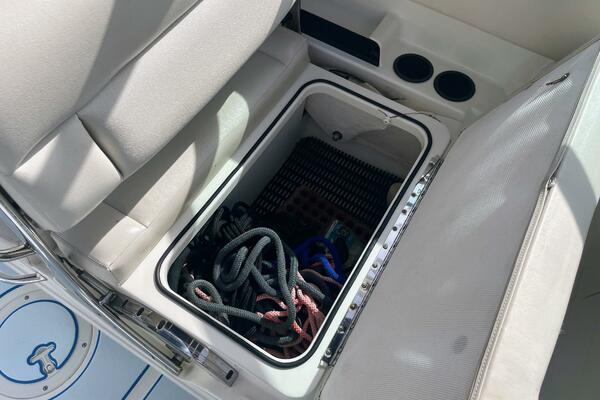 23ft Boston Whaler Yacht For Sale