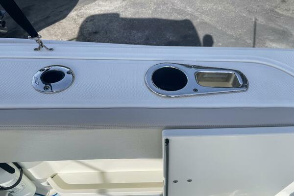 23ft Boston Whaler Yacht For Sale