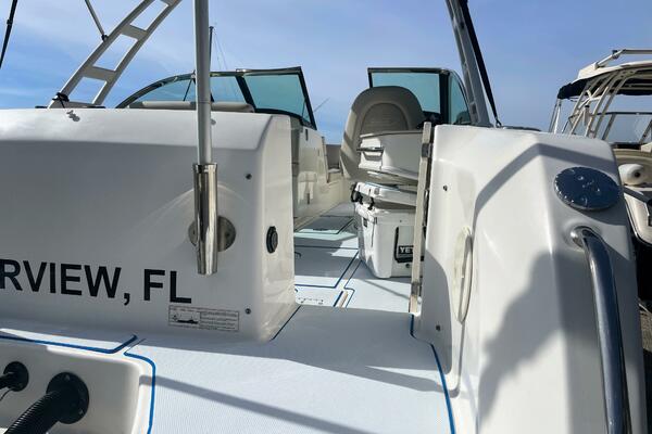 23ft Boston Whaler Yacht For Sale