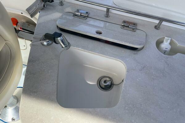 23ft Boston Whaler Yacht For Sale