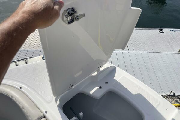 23ft Boston Whaler Yacht For Sale