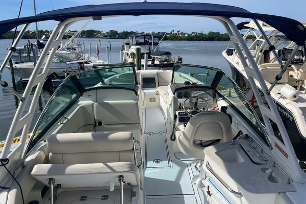 23ft Boston Whaler Yacht For Sale
