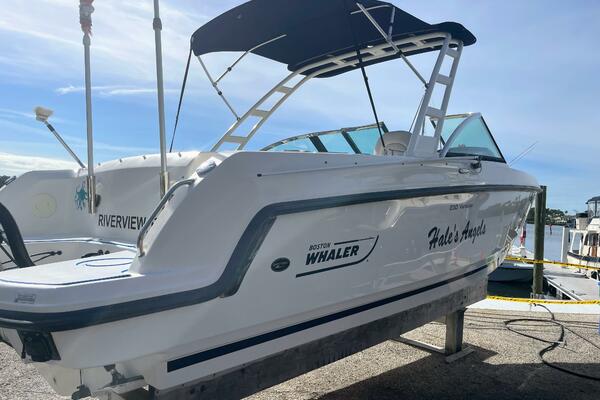 23ft Boston Whaler Yacht For Sale