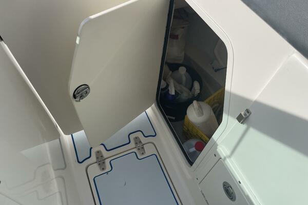 23ft Boston Whaler Yacht For Sale