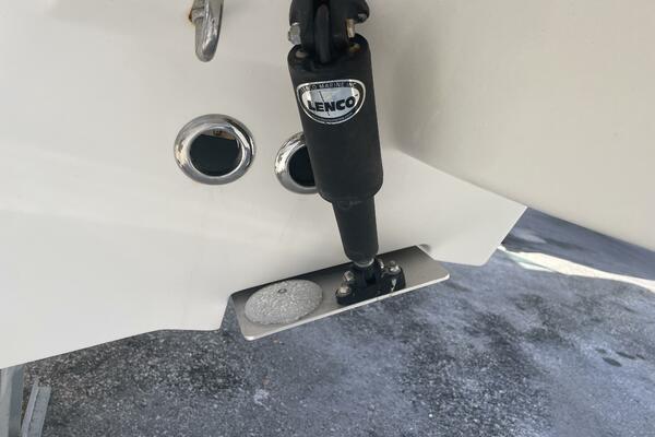 23ft Boston Whaler Yacht For Sale