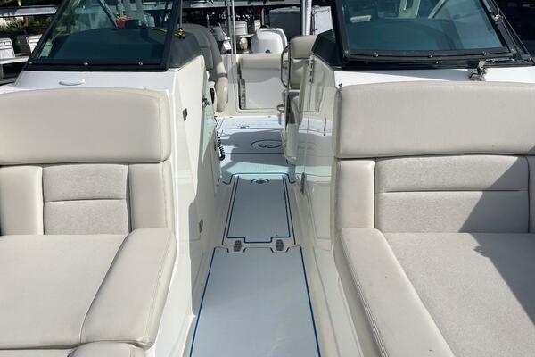 23ft Boston Whaler Yacht For Sale